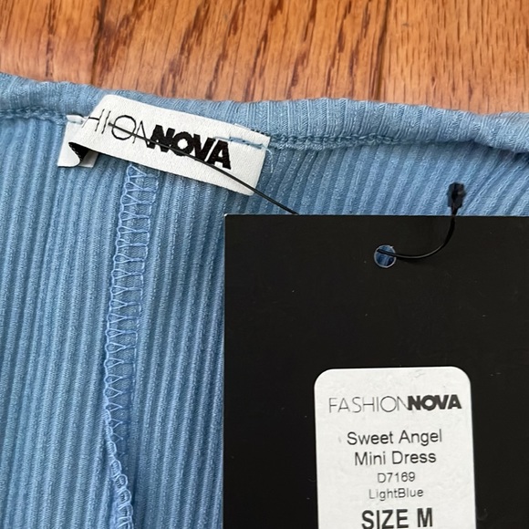 Dress - Picture 3 of 3